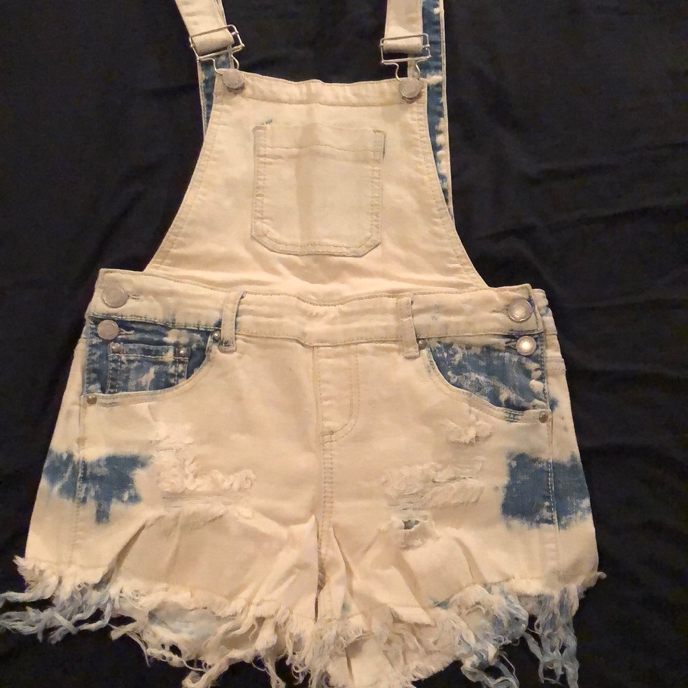 Overall shorts
